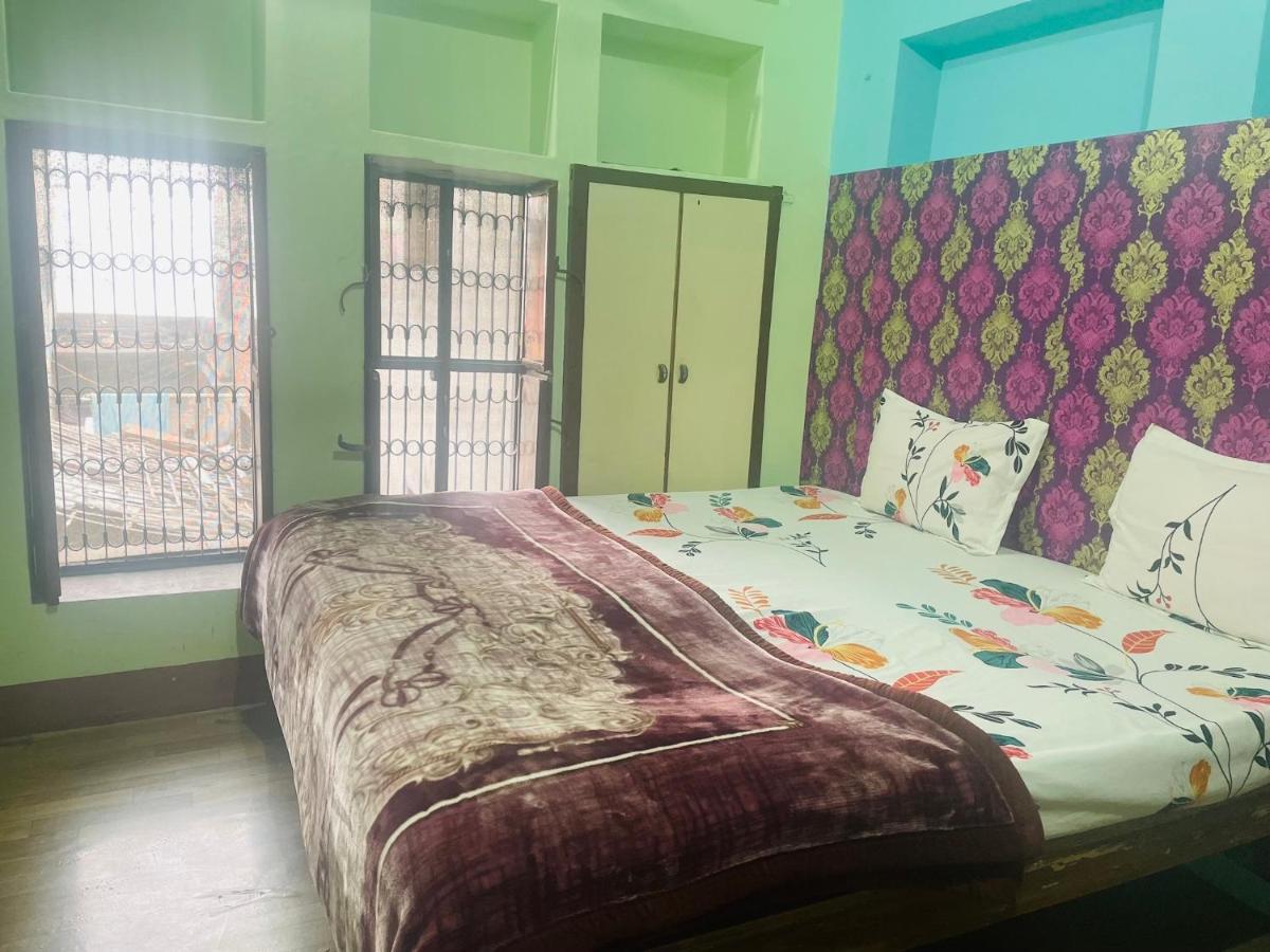 Indra Paying Guest House พาราณสี ภายนอก รูปภาพ