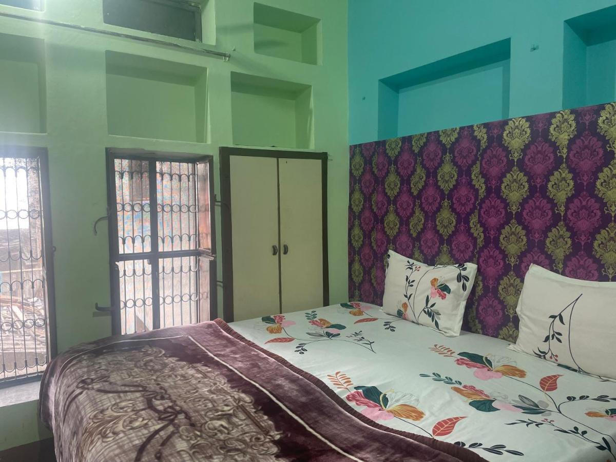 Indra Paying Guest House พาราณสี ภายนอก รูปภาพ